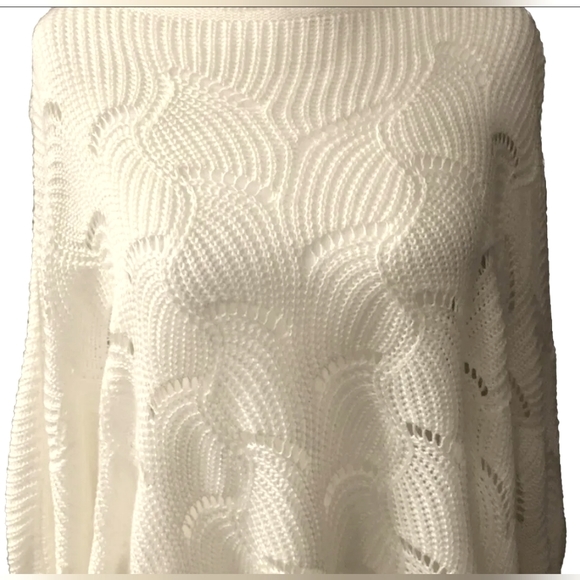 Moon and Madison Cropped Scallop Dolman Sleeves Knit Top Sweater Size S - Picture 4 of 8